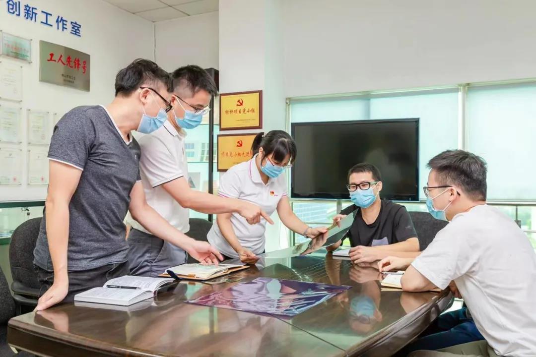 【广新集团“两优一先”典型事迹】广东省优秀共产党员周文贤:拳拳爱国心 匠心筑梦偏光视界 【广新集团“两优一先”典型事迹】广东省优秀共产党员周文贤:拳拳爱国心 匠心筑梦偏光视界