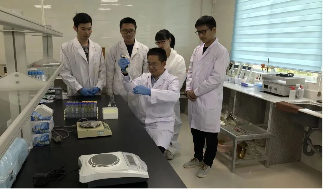 广新集团深入贯彻全省高质量发展大会精神(六) 广新集团深入贯彻全省高质量发展大会精神(六)