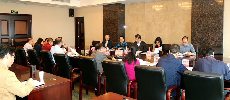集团召开党委中心组扩大会议传达学习全国“两会”精神 集团召开党委中心组扩大会议传达学习全国“两会”精神