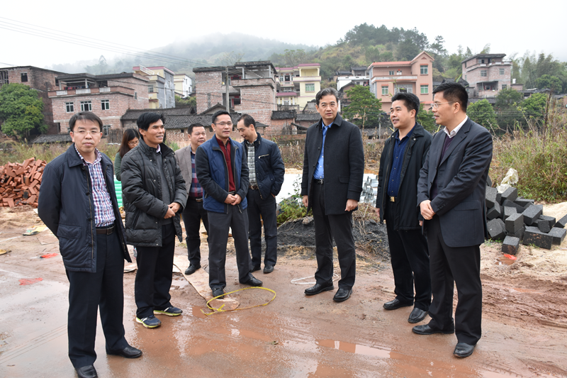 集团党委书记、董事长黄平到怀集县红光村调研精准扶贫工作 集团党委书记、董事长黄平到怀集县红光村调研精准扶贫工作