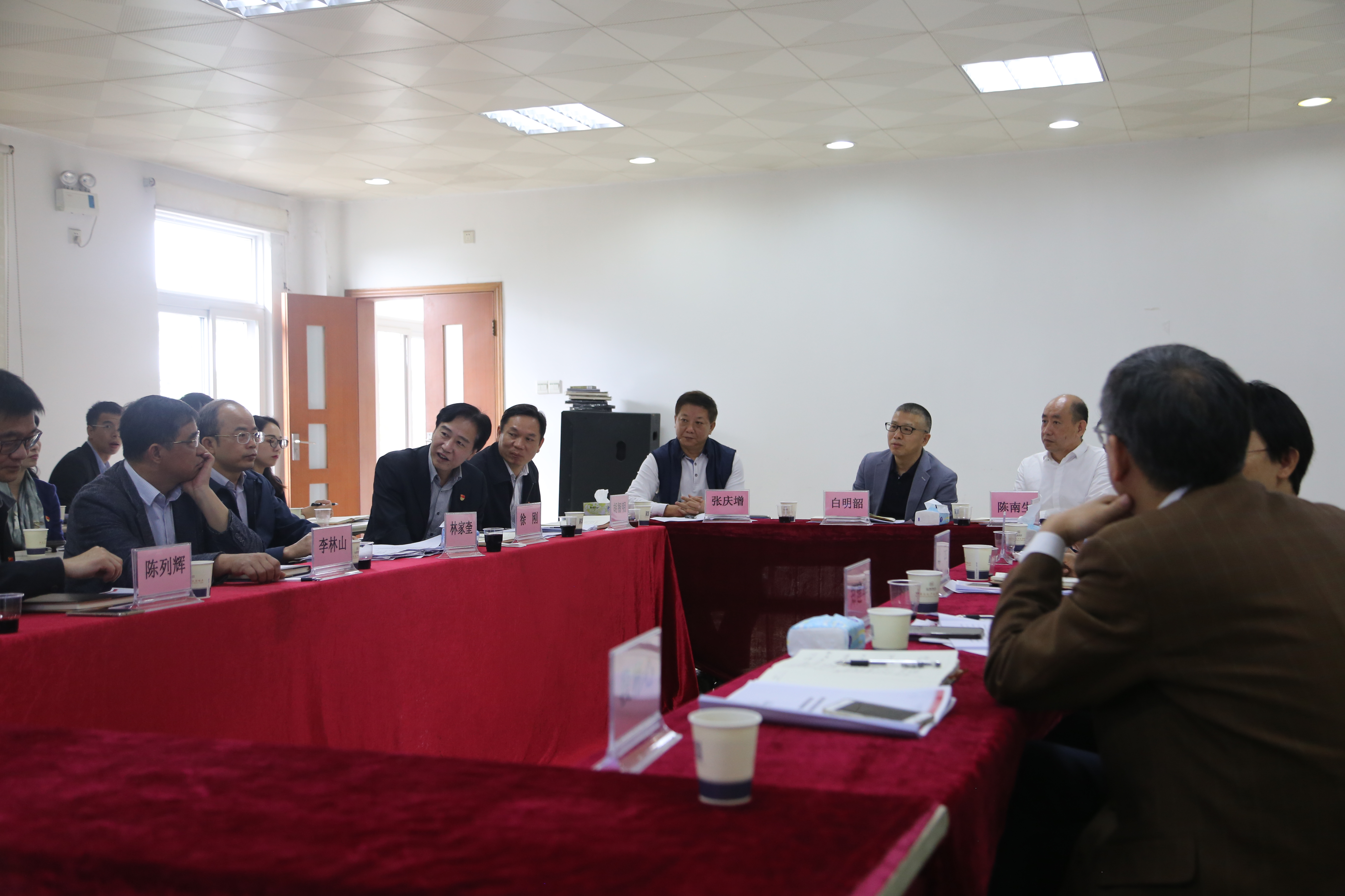 广新控股集团党委副书记、总经理白明韶率队到丝源集团开展调研 广新控股集团党委副书记、总经理白明韶率队到丝源集团开展调研