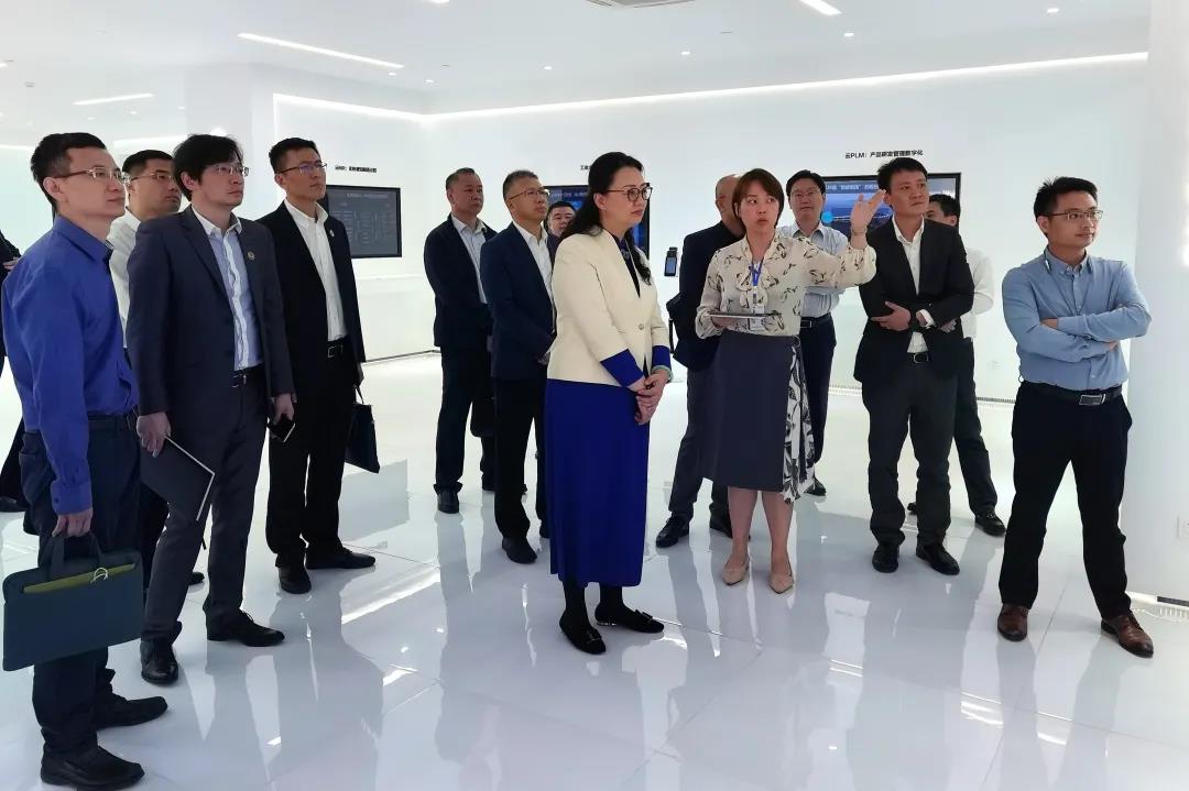 学党史 开新局丨广新集团领导深入华为,对标数字化转型业务 学党史 开新局丨广新集团领导深入华为,对标数字化转型业务